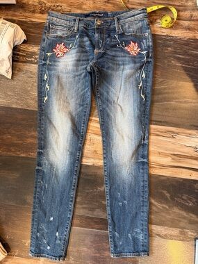 Driftwood Kelly Embroidered Jeans Size 29 Boho Floral Mid Rise Stretch Denim